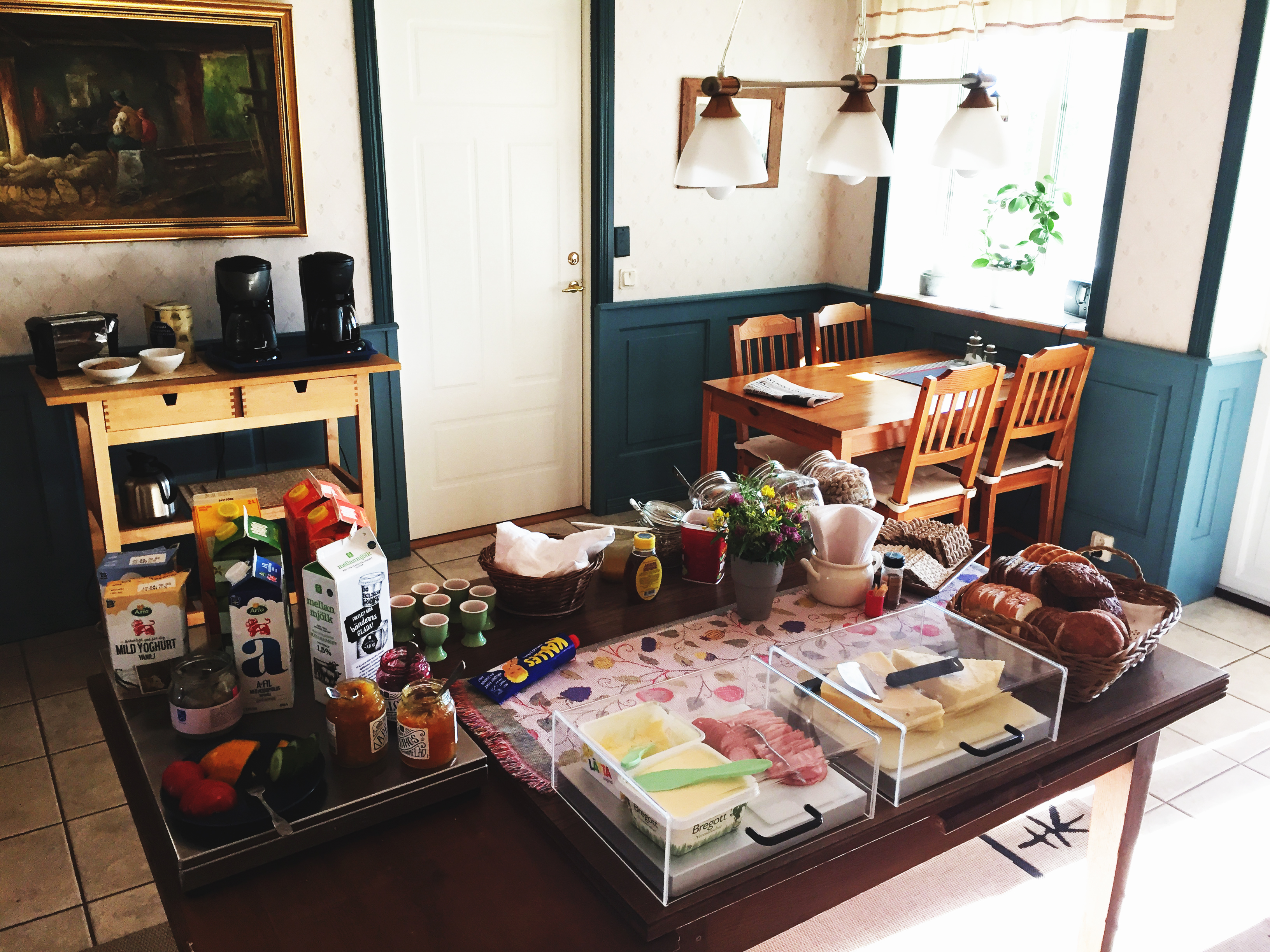 The breakfast in the dining room