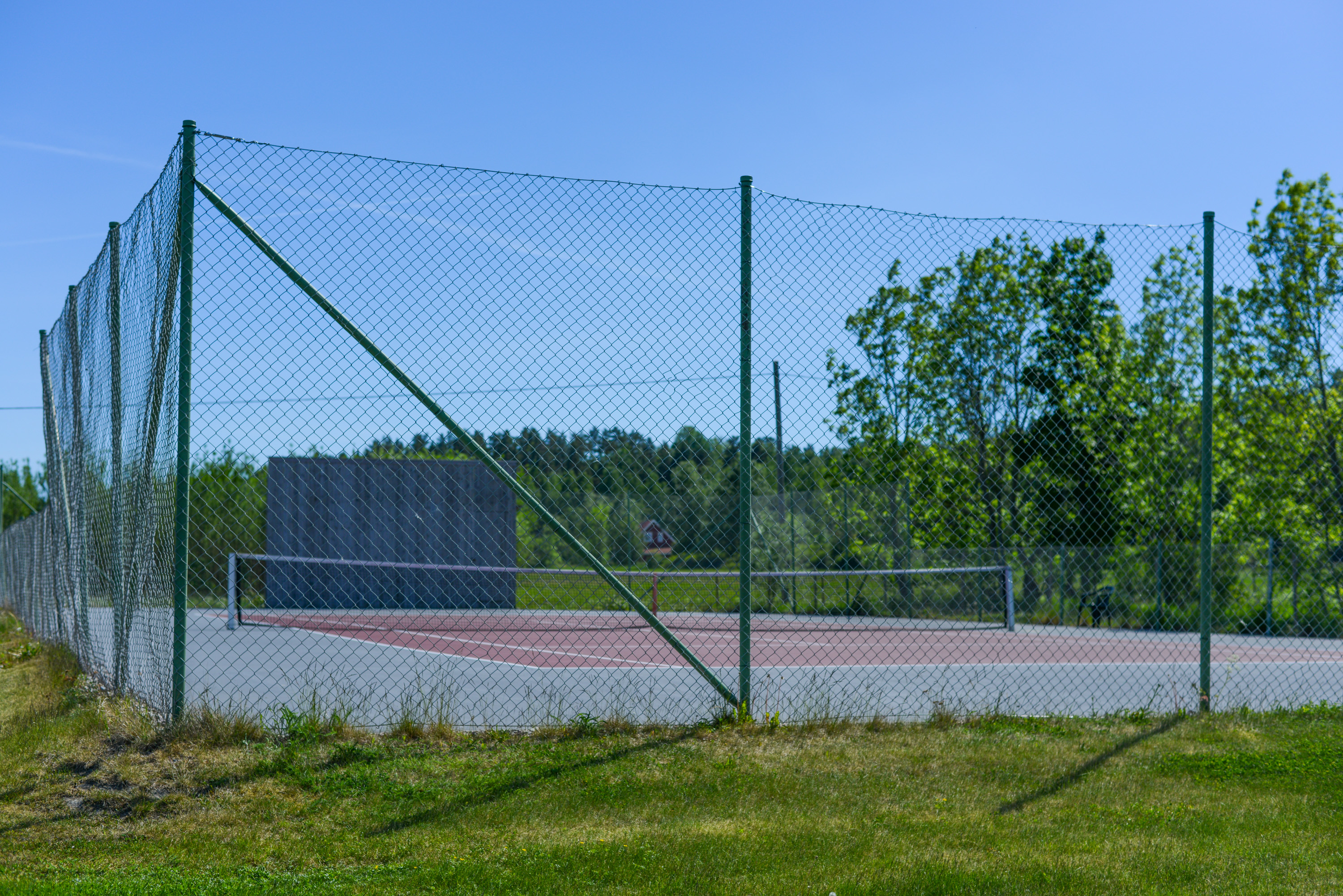 Översiktsbild över tennisplanen